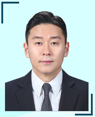 홈 이창우 관세사 사진 민트